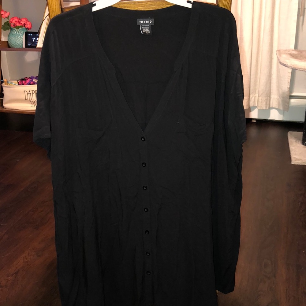 Women’s plus size short sleeve button down blouse